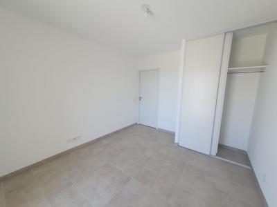 Louer Appartement 63 m2 Beaurecueil