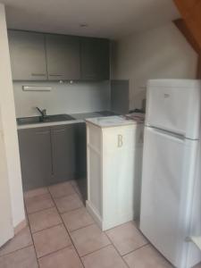 For rent Lyon-1er-arrondissement 1 room 27 m2 Rhone (69001) photo 1