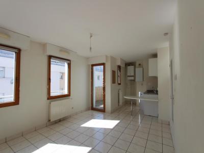 For rent Nantes 1 room 26 m2 Loire atlantique (44000) photo 0