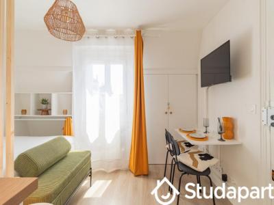 Louer Appartement Paris-18eme-arrondissement 1950 euros