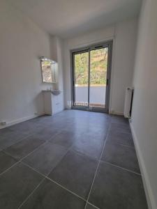 For sale Marseille-8eme-arrondissement 3 rooms 36 m2 Bouches du Rhone (13008) photo 3