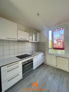 Louer Appartement 56 m2 Ancone