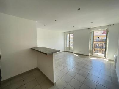Louer Appartement Marseille-1er-arrondissement 1033 euros