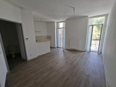 For rent Nimes 2 rooms 38 m2 Gard (30000) photo 0