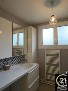 For rent Thiais 2 rooms 47 m2 Val de Marne (94320) photo 1