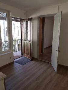 For sale Nevers 16 rooms 275 m2 Nievre (58000) photo 4