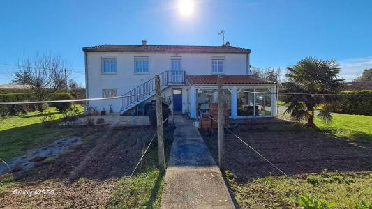 For sale Auzay AUCHAY-SUR-VENDEE 5 rooms 105 m2 Vendee (85200) photo 3