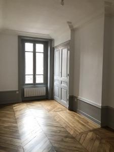 Louer Appartement Lyon-4eme-arrondissement 1355 euros