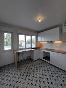 For rent Rueil-malmaison 4 rooms 85 m2 Hauts de Seine (92500) photo 0