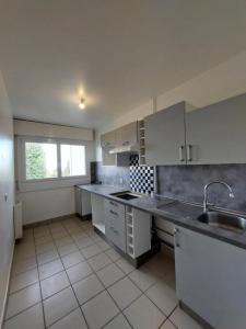 For rent Rueil-malmaison 3 rooms 63 m2 Hauts de Seine (92500) photo 1
