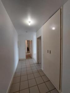 For rent Rueil-malmaison 3 rooms 63 m2 Hauts de Seine (92500) photo 2