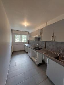 For rent Rueil-malmaison 4 rooms 77 m2 Hauts de Seine (92500) photo 0