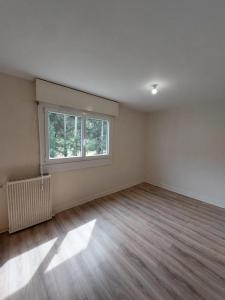For rent Rueil-malmaison 4 rooms 77 m2 Hauts de Seine (92500) photo 2