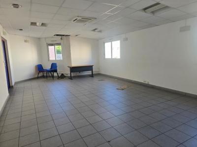For rent Saint-joseph 470 m2 Reunion (97480) photo 0