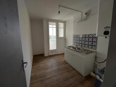For rent Nimes 4 rooms 69 m2 Gard (30000) photo 1