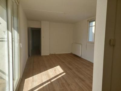 For rent Nimes 4 rooms 69 m2 Gard (30000) photo 2
