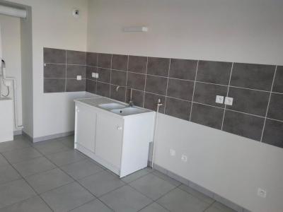 Louer Appartement Saint-julien-les-villas 798 euros