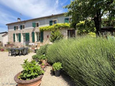 For sale 6 rooms 167 m2 Charente (16460) photo 0