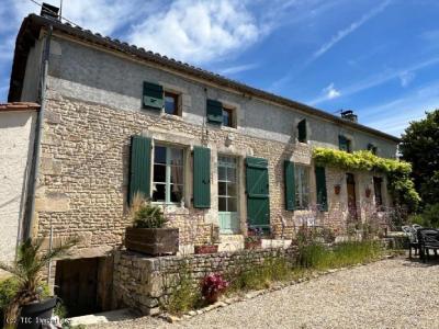 For sale 6 rooms 167 m2 Charente (16460) photo 1