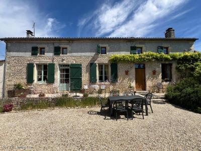 For sale 6 rooms 167 m2 Charente (16460) photo 2