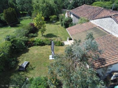 For sale 6 rooms 167 m2 Charente (16460) photo 4
