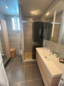 For sale Sanary-sur-mer 5 rooms 140 m2 Var (83110) photo 3
