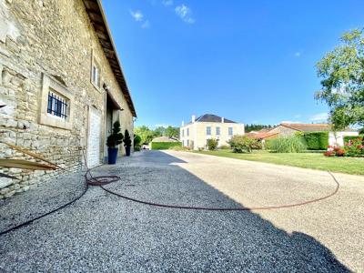 For sale Saint-maixent-l'ecole 6 rooms 240 m2 Deux sevres (79400) photo 1