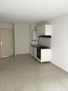 For rent Saint-priest 2 rooms 38 m2 Rhone (69800) photo 2