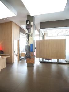 For rent Lyon-6eme-arrondissement 190 m2 Rhone (69006) photo 3