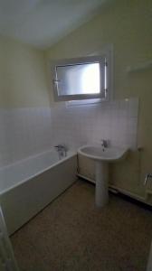 For rent Autun 3 rooms 54 m2 Saone et loire (71400) photo 2