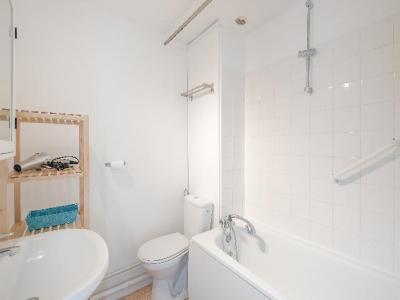 For rent Bordeaux 3 rooms 45 m2 Gironde (33000) photo 3