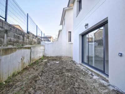 For sale Pompignac 4 rooms 103 m2 Gironde (33370) photo 1