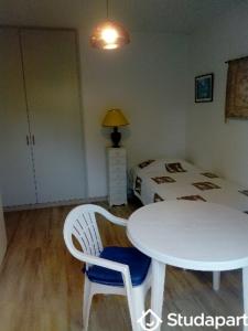 For rent Carbon-blanc 1 room 12 m2 Gironde (33560) photo 0