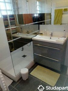 For rent Carbon-blanc 1 room 12 m2 Gironde (33560) photo 3
