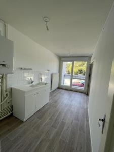 For sale Angers 3 rooms 68 m2 Maine et loire (49000) photo 3