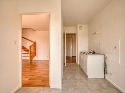 For sale Angers 5 rooms 104 m2 Maine et loire (49100) photo 2