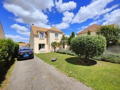 For sale Clayes-sous-bois 8 rooms 175 m2 Yvelines (78340) photo 0