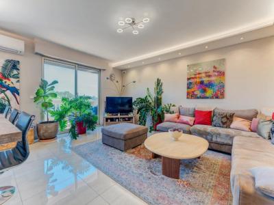 For sale Nice 3 rooms 75 m2 Alpes Maritimes (06200) photo 4