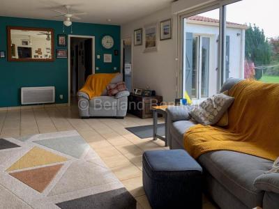 For sale Civray 6 rooms 111 m2 Vienne (86400) photo 3