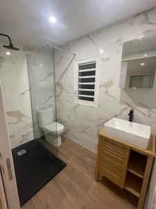 For sale Possession 4 rooms 67 m2 Reunion (97419) photo 4