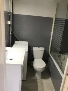 For rent Pessac 1 room 20 m2 Gironde (33600) photo 1