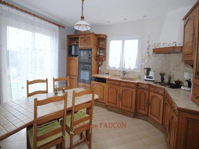 For sale Chaille-sous-les-ormeaux RIVES-DE-L-YON 5 rooms 129 m2 Vendee (85310) photo 3