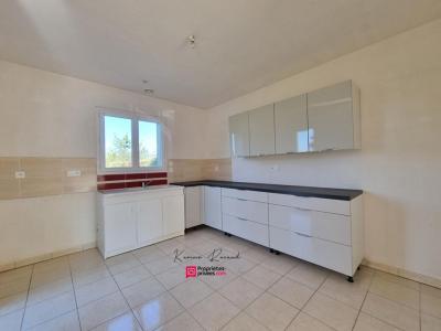 For sale Lucon 4 rooms 91 m2 Vendee (85400) photo 4