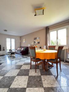 For sale Chassieu 6 rooms 140 m2 Rhone (69680) photo 3