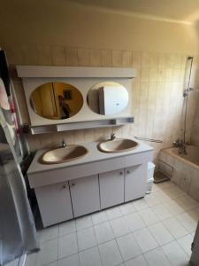 For sale 6 rooms 141 m2 Gard (30800) photo 2