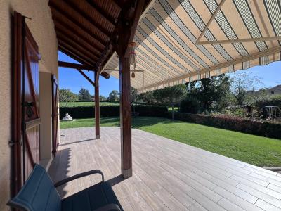 For sale Commelle-vernay 6 rooms 140 m2 Loire (42120) photo 2