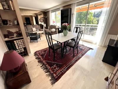 For sale Charbonnieres-les-bains 4 rooms 109 m2 Rhone (69260) photo 4