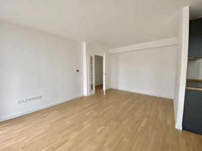 Louer Appartement 70 m2 Suresnes