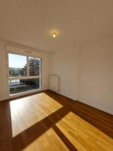 For rent Rueil-malmaison 4 rooms 104 m2 Hauts de Seine (92500) photo 3