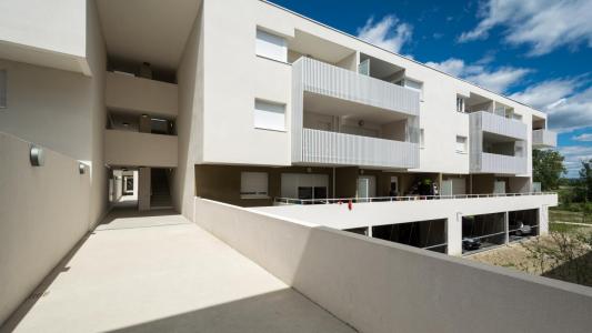 For rent Arles 3 rooms 67 m2 Bouches du Rhone (13200) photo 1